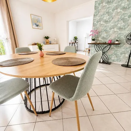 Lumineux Et Confortable A Apartment *